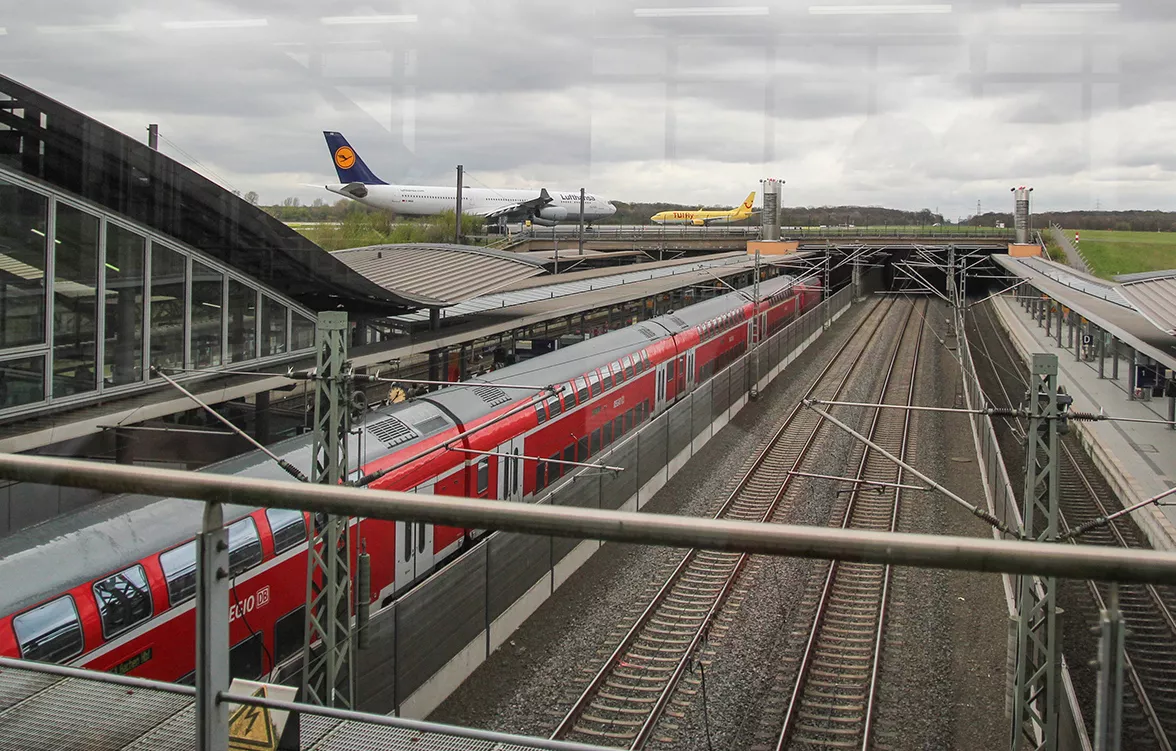 Düsseldorf Flughafen - Hinter die Kulissen 2014